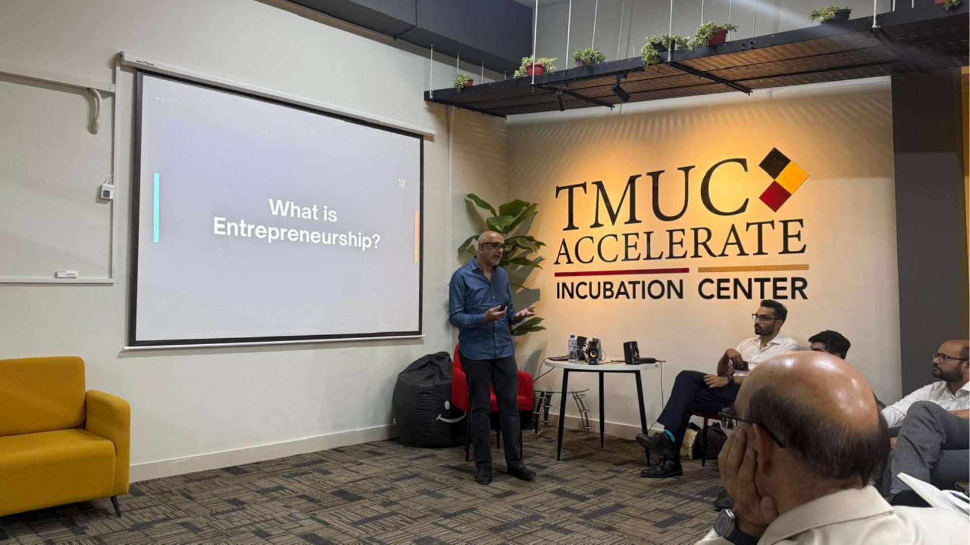 Parvez Abbasi leading a What is Entrepreneurship session at TMUC Accelerate